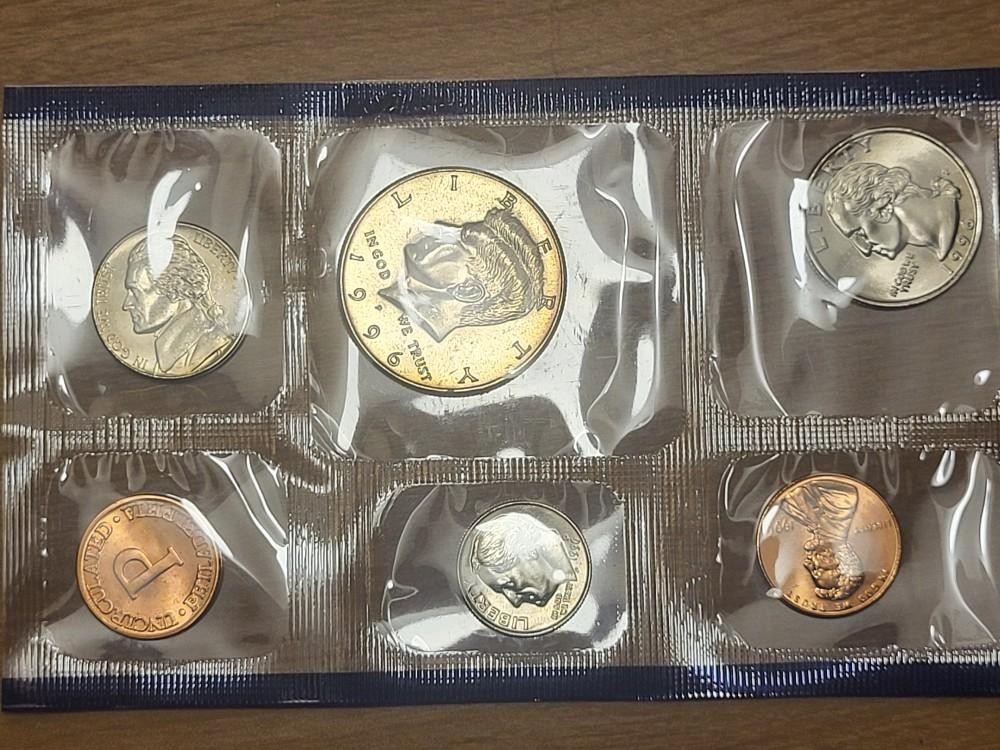 Full Set of 1996 UNCIRCULATED coins From Philadelphia Never touched in 28 years