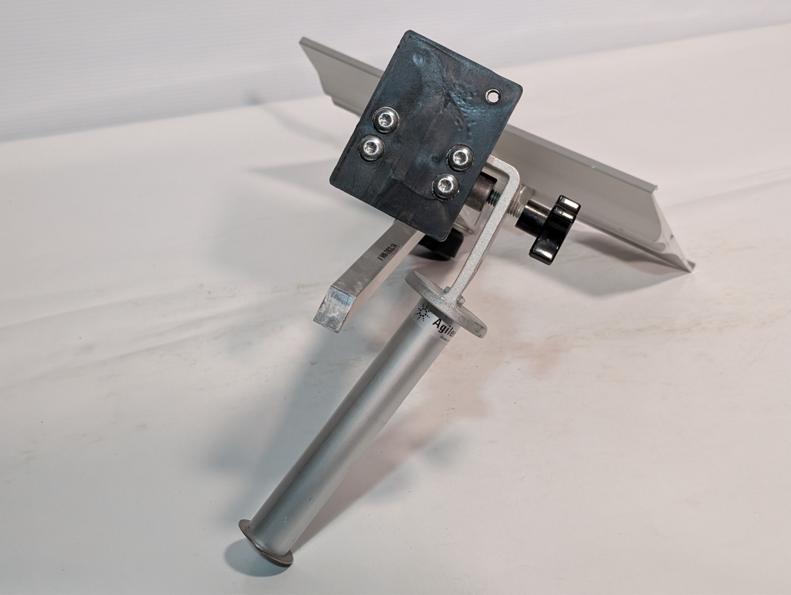 Agilent MP13PHPML1A tilt-swivel monitor shelf arm, 19.7in, 80 lb post mount
