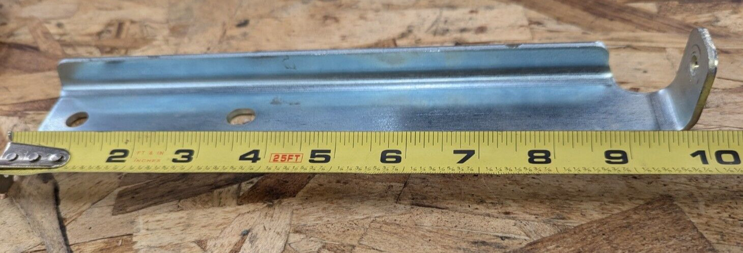 4133466C1 International Mount Bracket for Control Rod Height Leveling Valve
