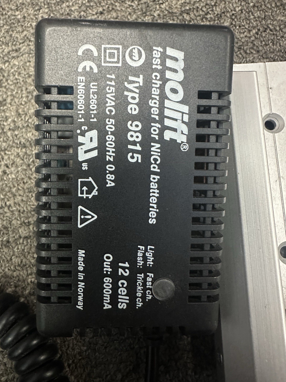 MOLIFT BATTERY CHARGER NO BATTERY INCLUDE