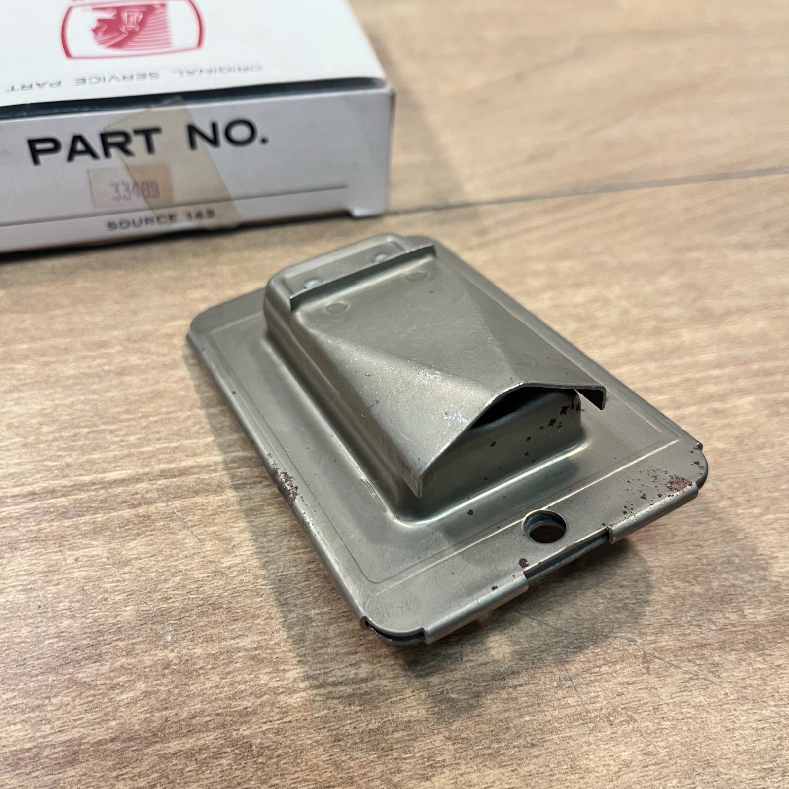 New TECUMSEH OEM NOS BREATHER ASSEMBLY / 33489