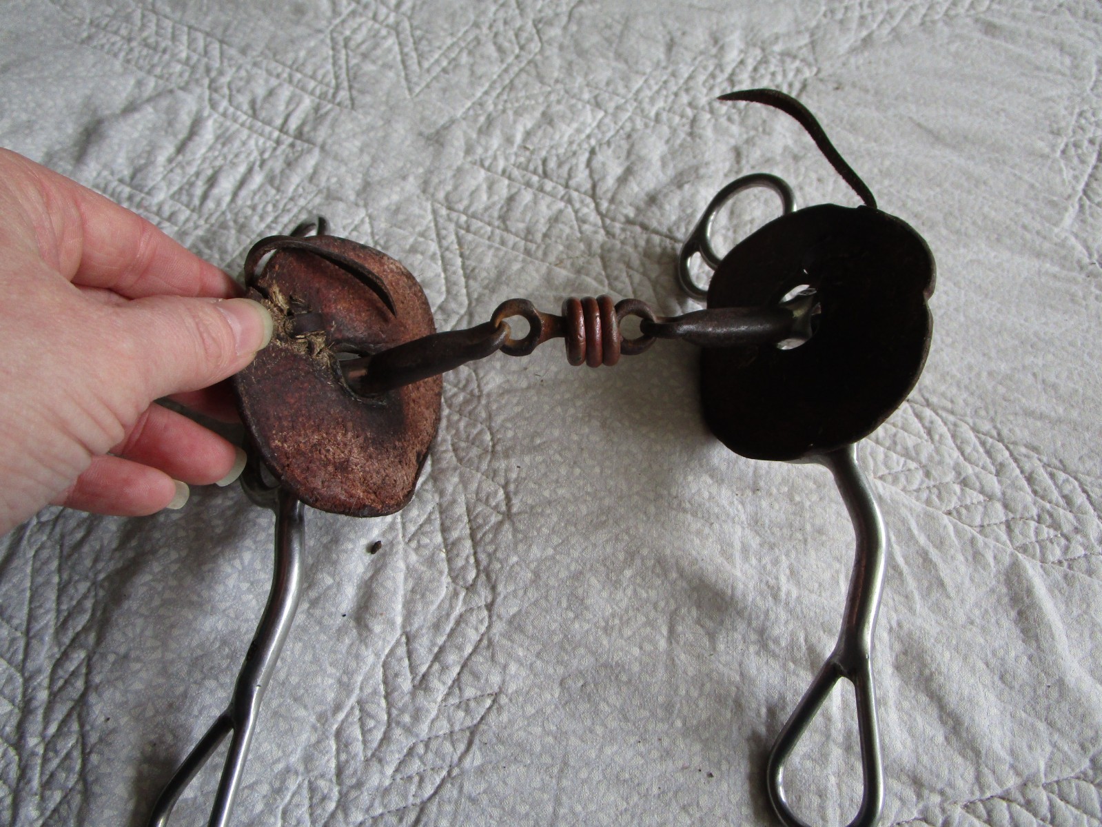 5" REINSMAN #322 WESTERN BIT WITH LEATHER BIT GUARDS, 3PC SMOOTH SNAFFLE STAGE B