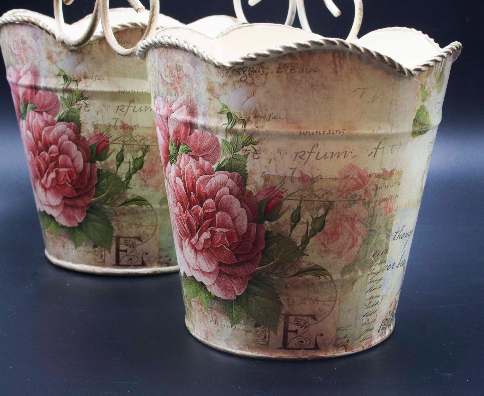 Unusual cabbage rose pattern double pail flower pot