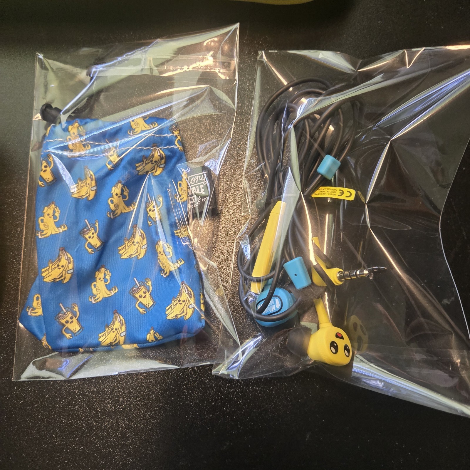Fortnite Nintendo Switch Peely Bundle Case Controller Headphone