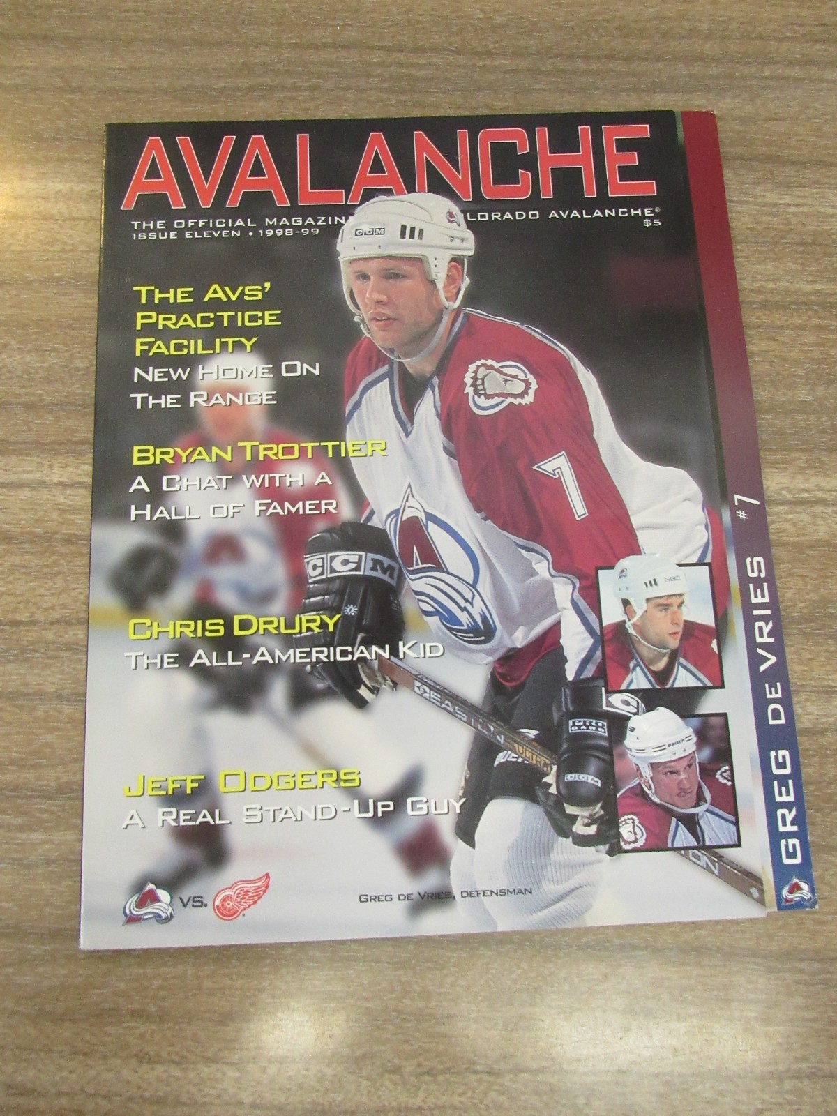 1998-99-Avalanche vs. Red Wings Program 12/2/98 Greg De Vries w/ roster card