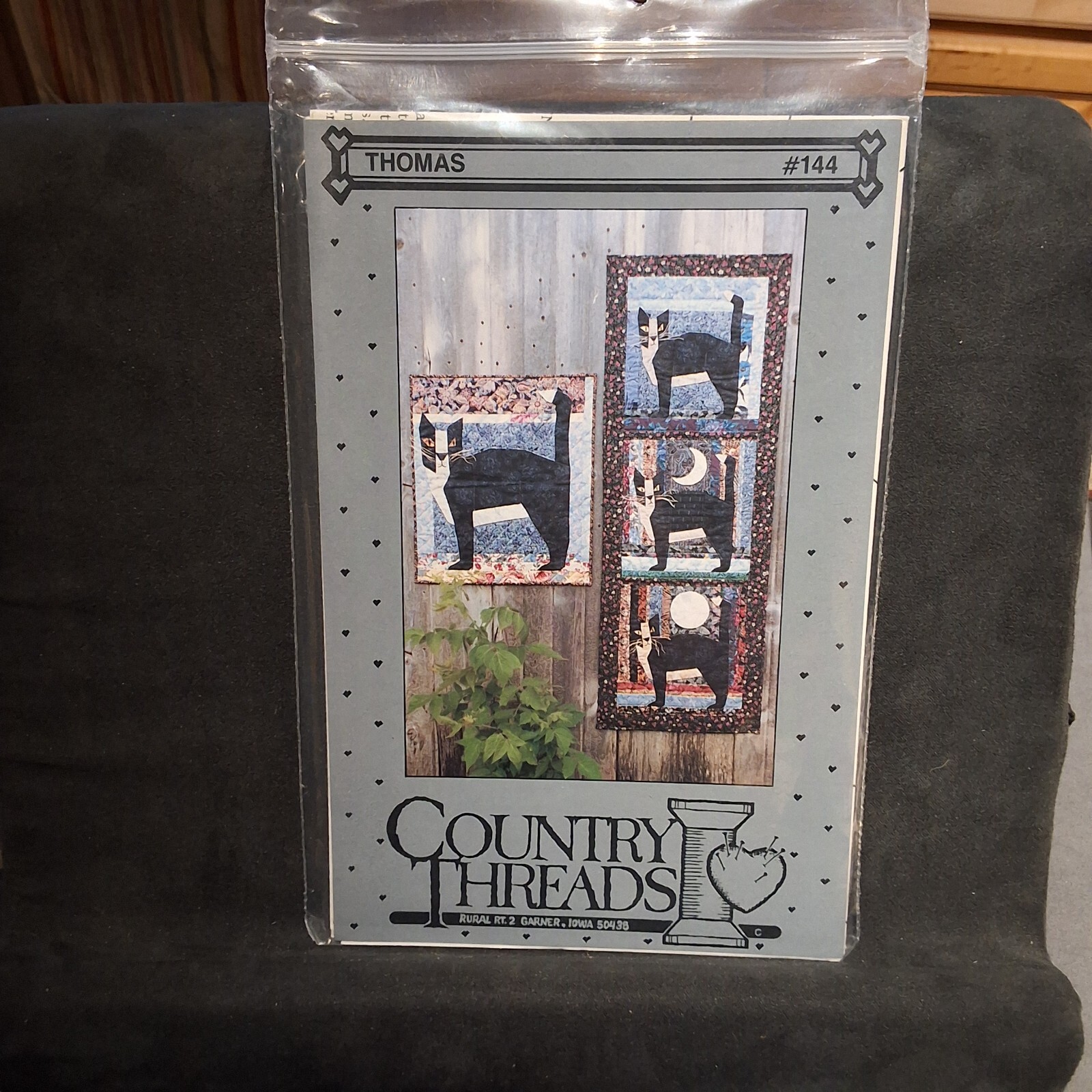 THOMAS #144 Quilt Tuxedo Cats Patterns Country Threads NEW Wall Quilt MOON  1989