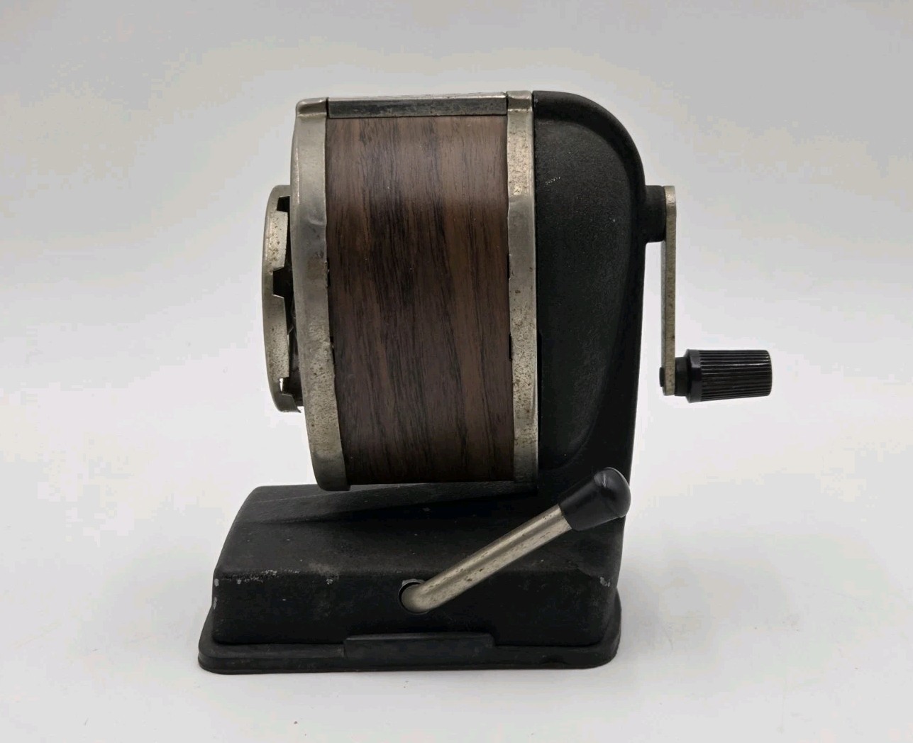 Boston Vacuum Suction Mount 8 Hole Pencil Sharpener Manual Crank Faux Woodgrain