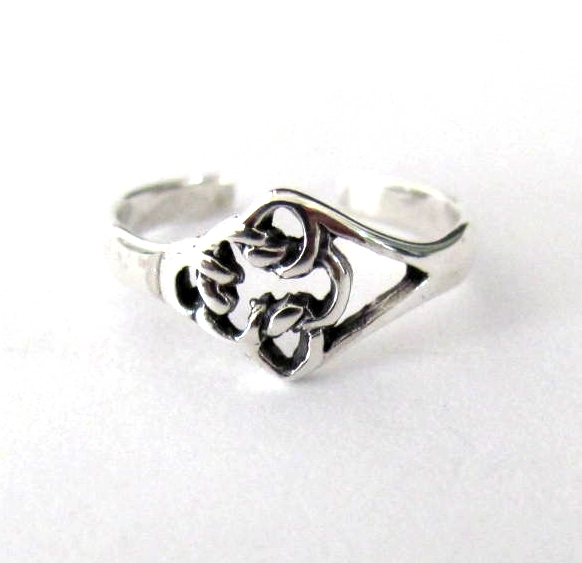 Sterling Silver Celtic tri knot dainty adjustable size small-medium toe ring