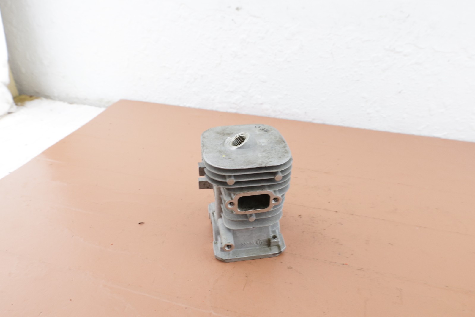 Husqvarna 225 Chainsaw OEM Cylinder 537 10 61