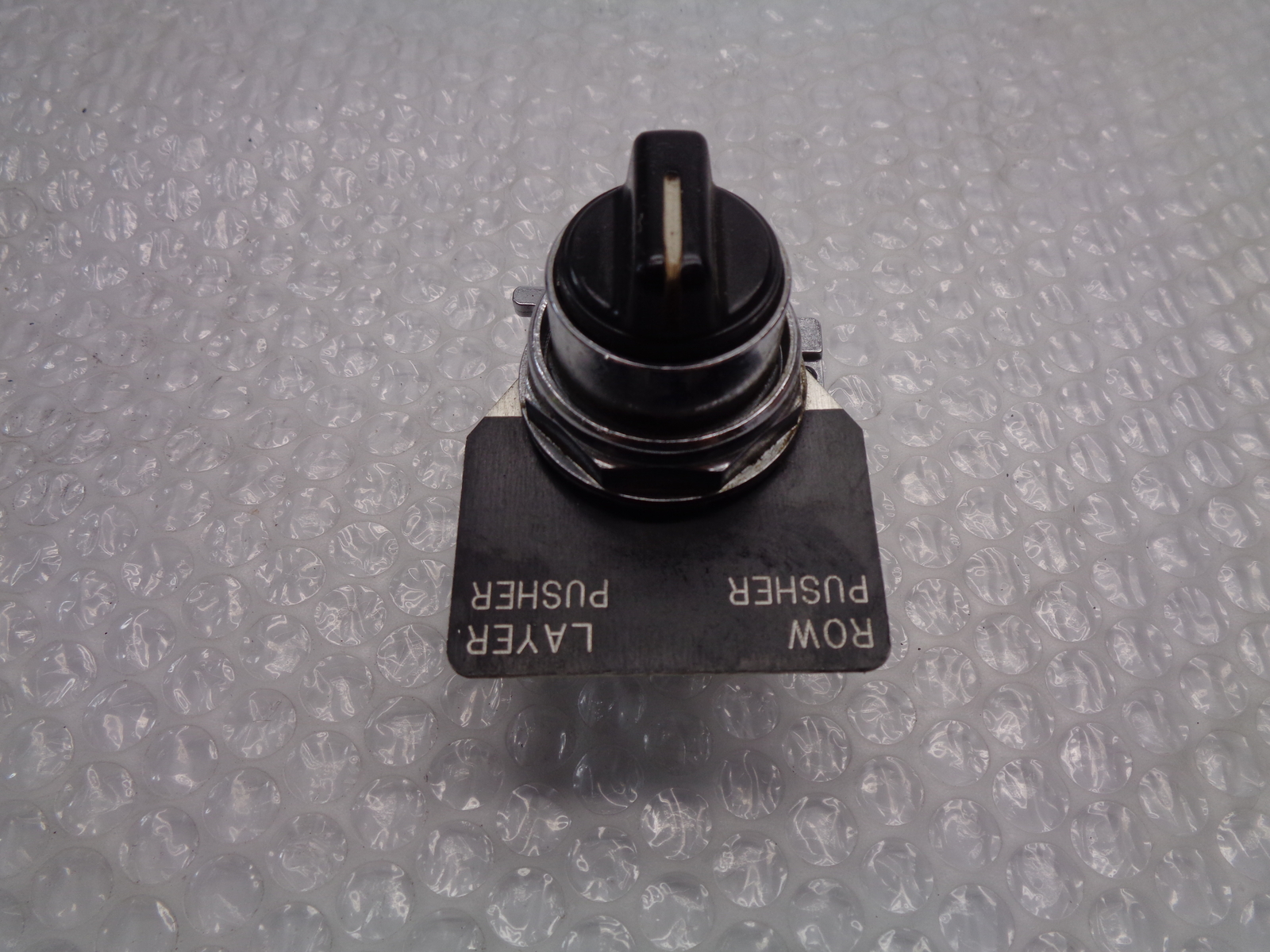 CUTLER HAMNER 10250T/910001 SELECTOR SWITCH NSNP