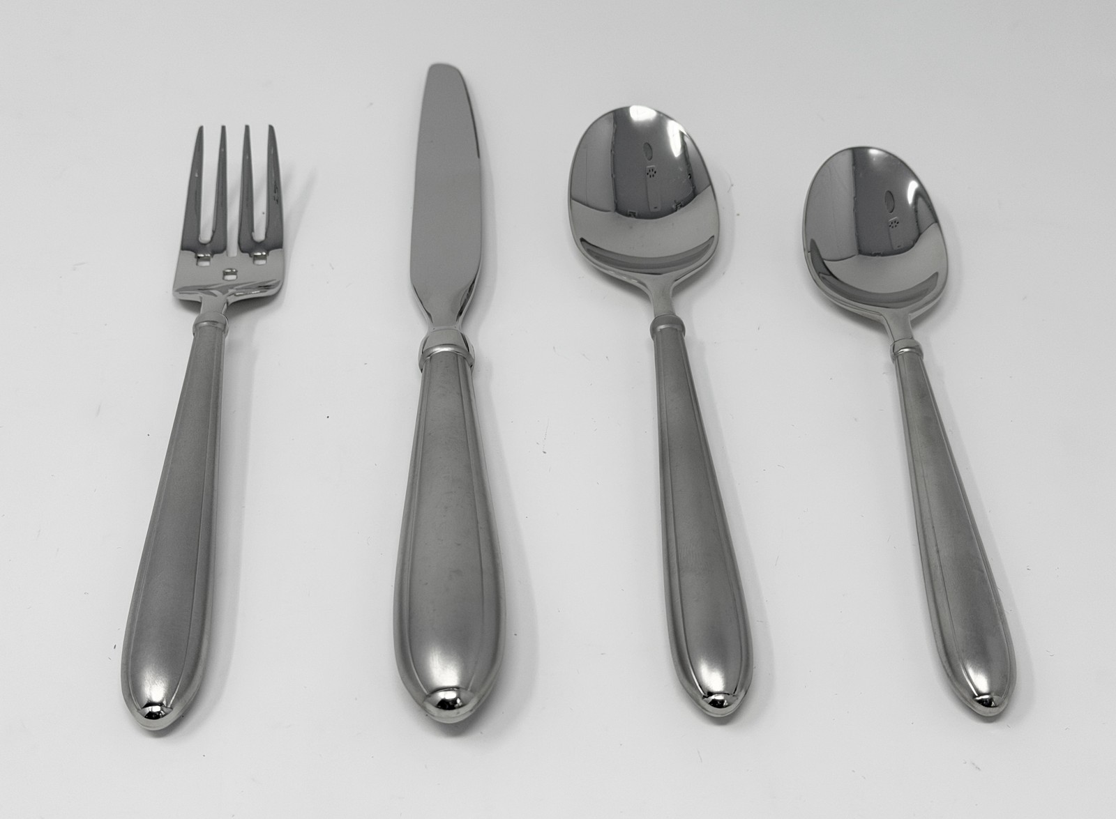 Oneida Spinelle 4 Piece Place Set Quality 18/10 Stainless USA MADE