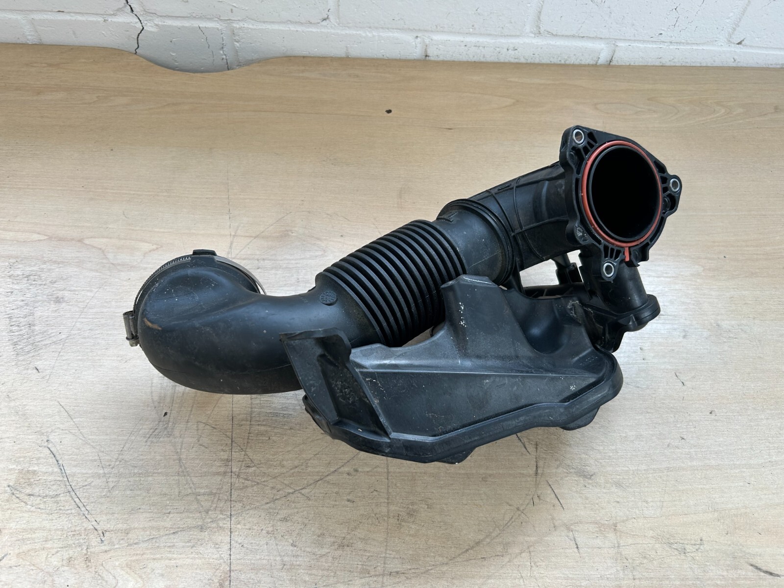 RANGE ROVER EVOQUE 2015-20 SD4 L551 2.0 AIR INTAKE PIPE DUCT GJ32-9F876-BA