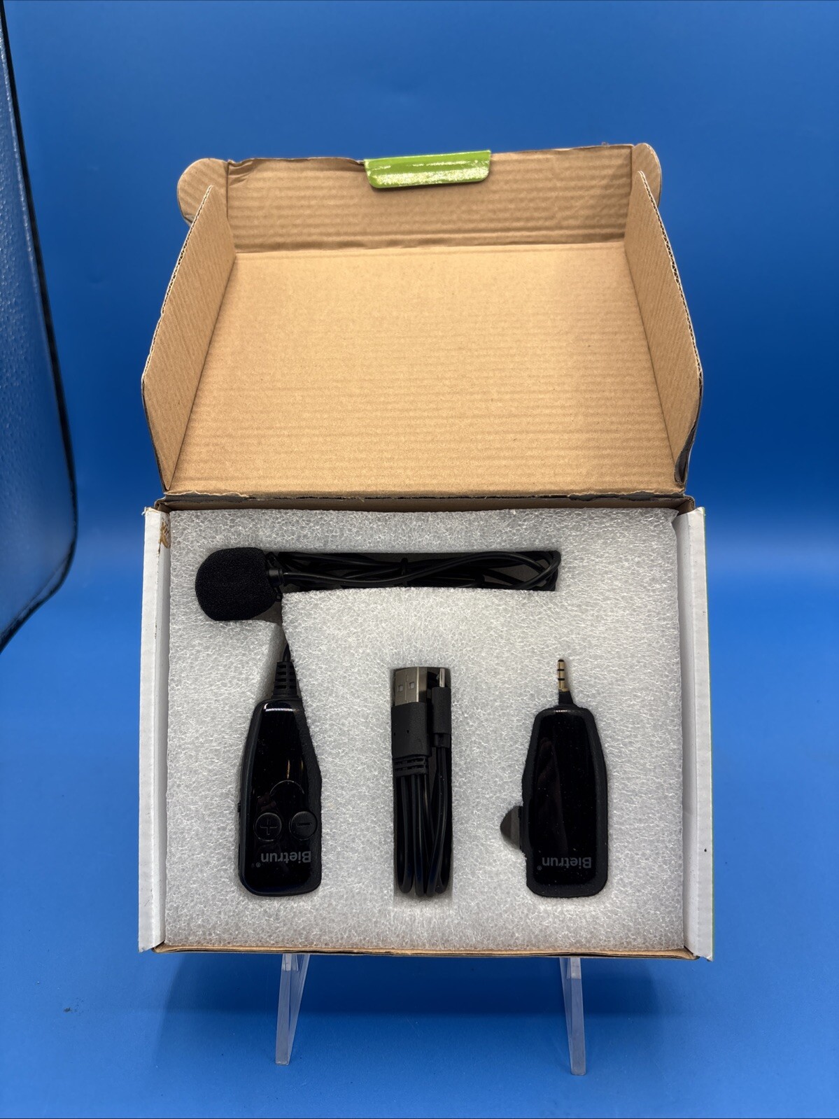 Bietrun UHF Wireless Lavalier Microphone WXM10 New Open Box