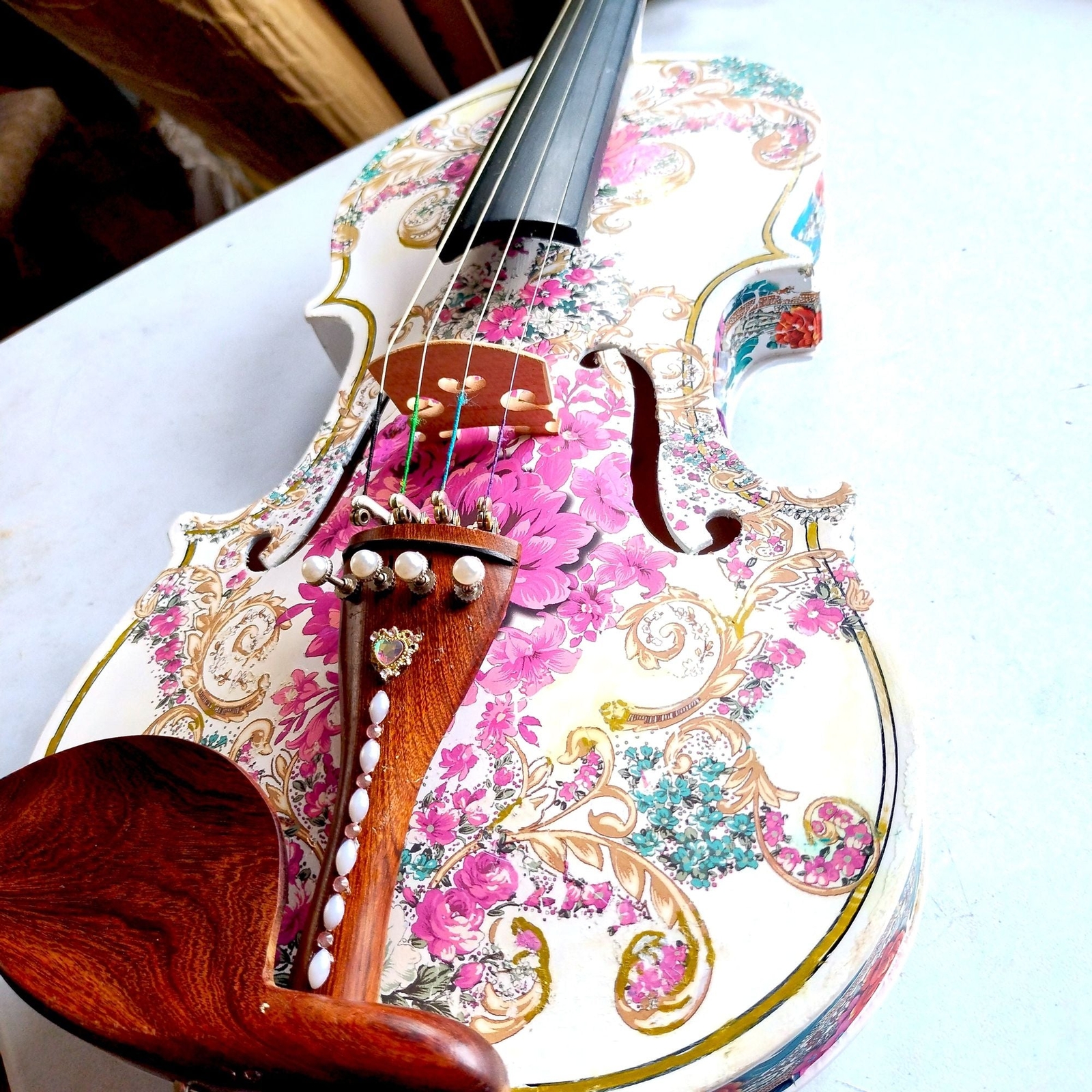 Gilded Age Violin w Match Carbon Fiber Bow, Case, Crystal Tuners, Rosin, Strings