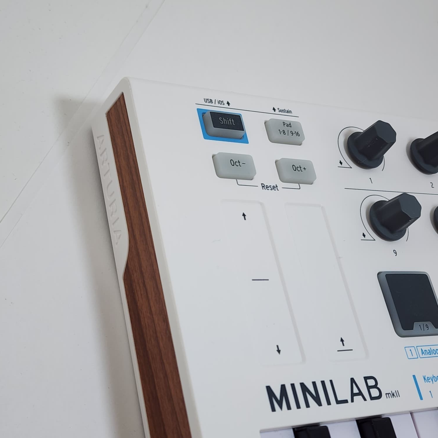 Arturia MiniLab MKII 25 Key Slim Keyboard Controller