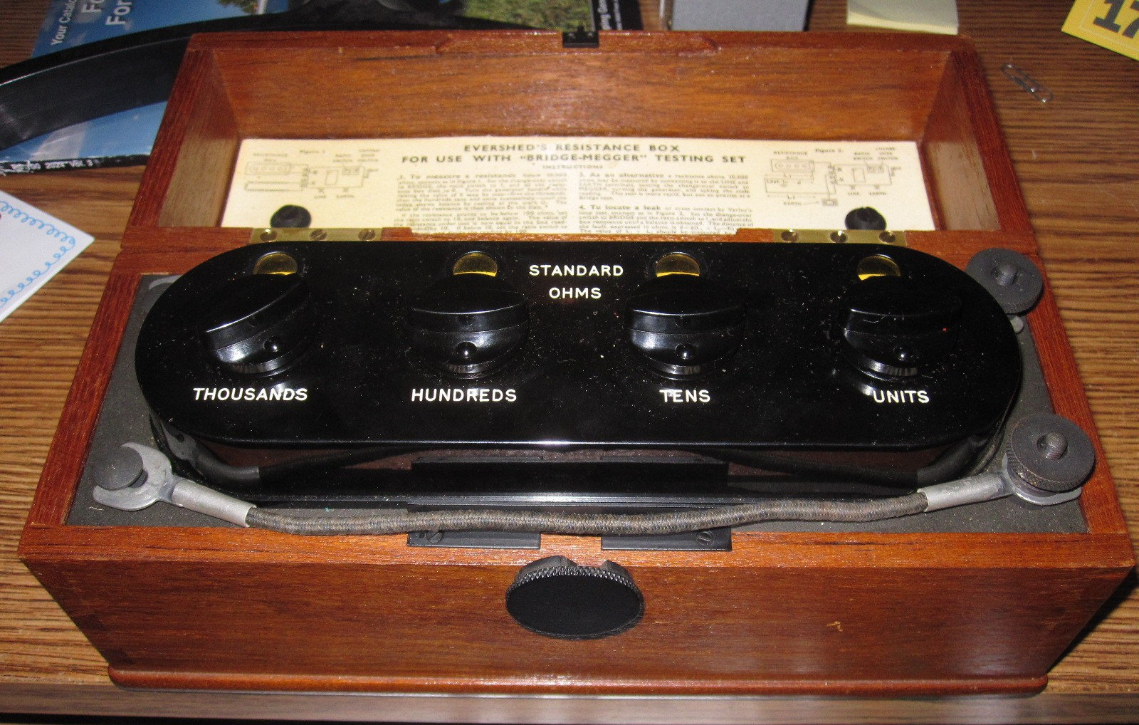 Evershed & Vignoles dovetailed wooden resistance box for bridge-megger 0-9999 Ω