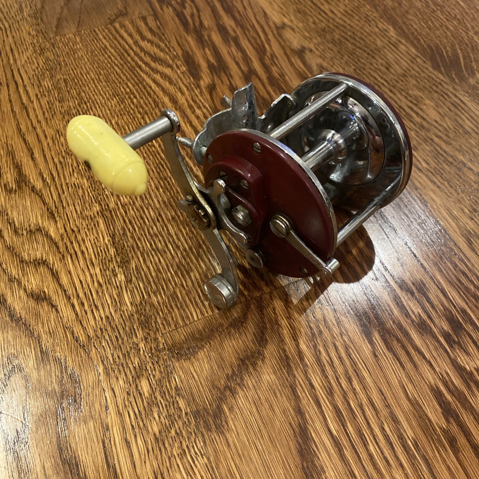 VINTAGE PENN PEER NO. 209 FISHING REEL MADE IN U.S.A. (1201)