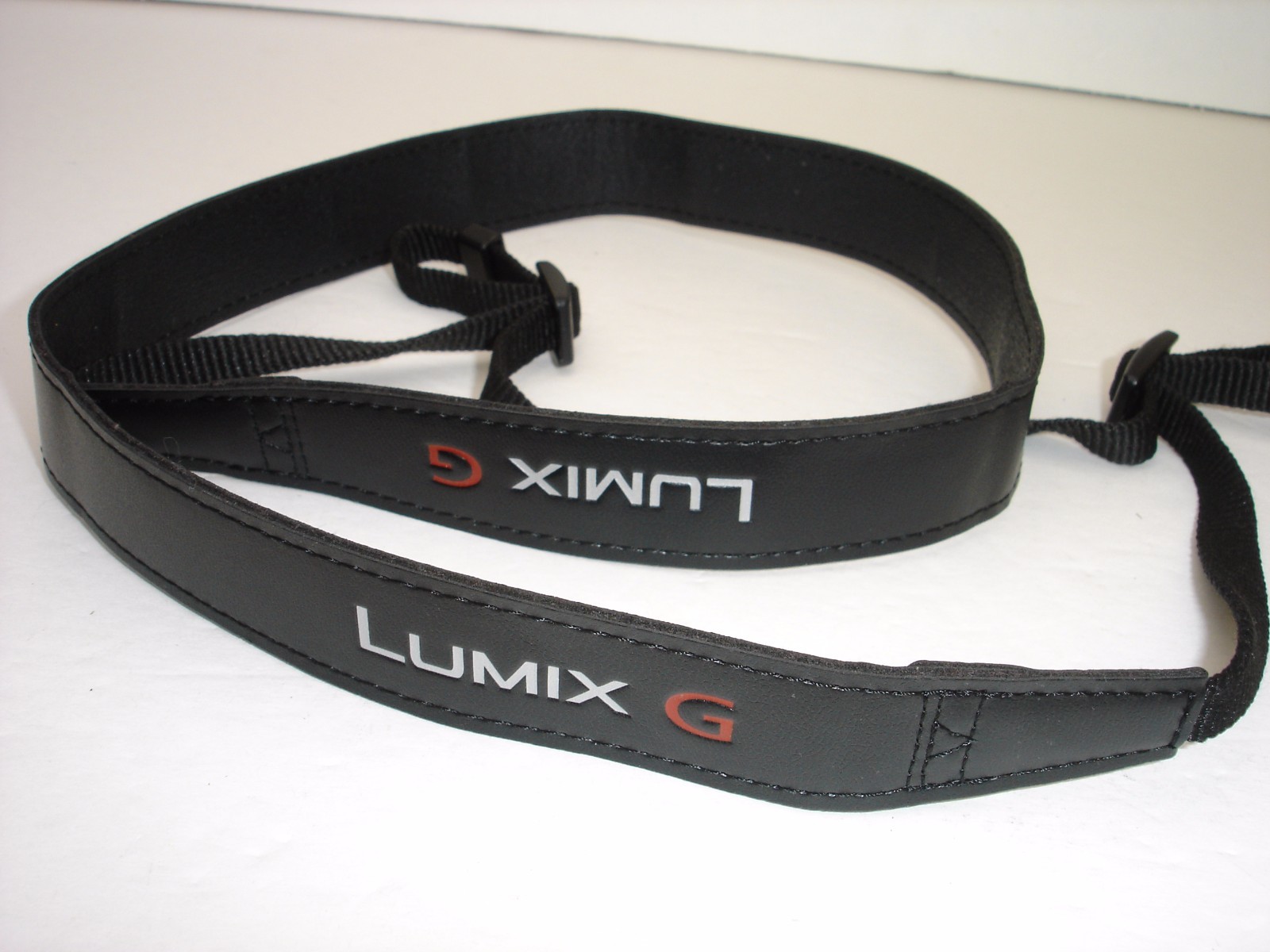 Panasonic LUMIX G camera strap  White logo on  Black 1" wide Genuine  #001486