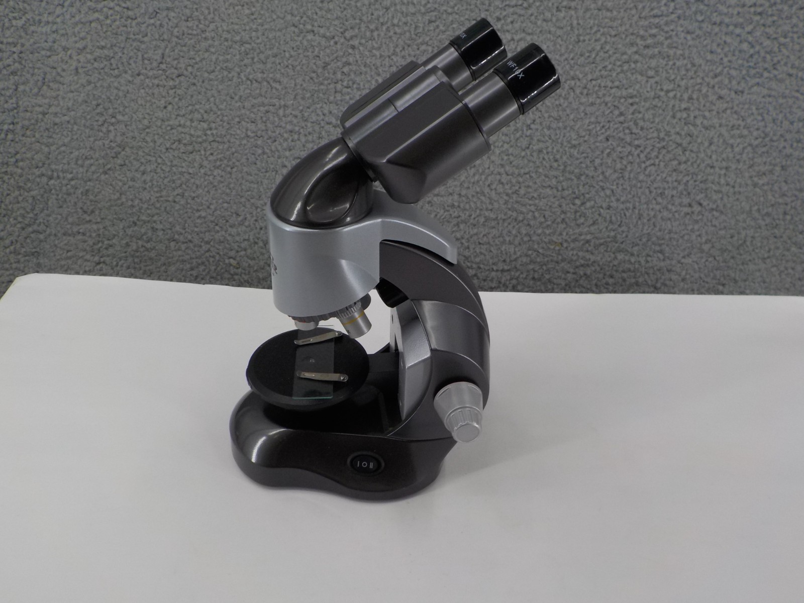 USED EDU SCIENCE STUDENT MICROSCOPE WITH CARRYING CASE SPECIMAN VIALS MSNG PCS