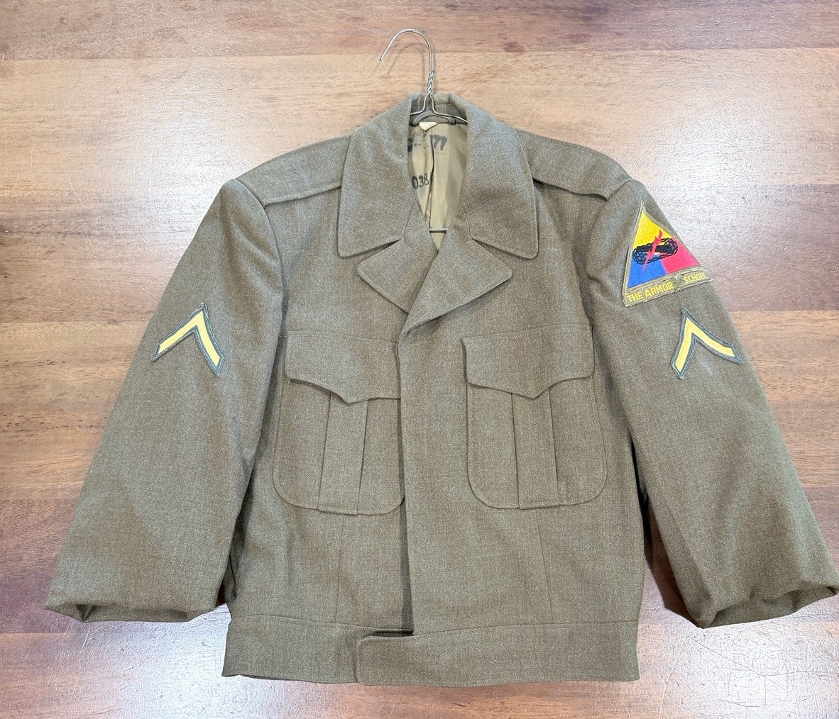Vintage WWII US ARMY Ike Jacket Corporal Chevron Armor School Patches Excellent