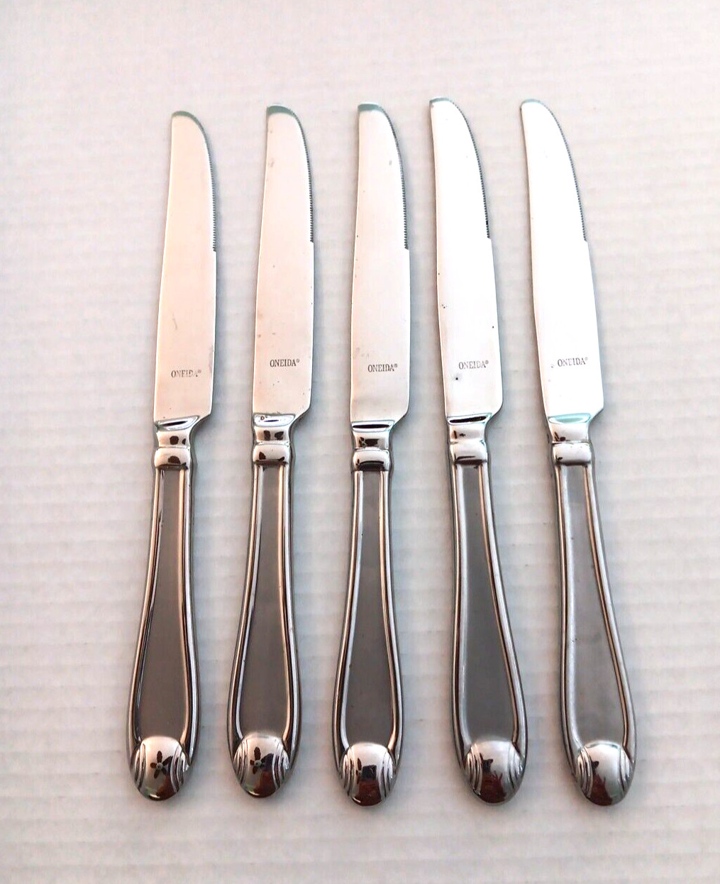 Oneida SATIN GARNET 18/10 Stainless 5 Dinner Knives Flatware EUC