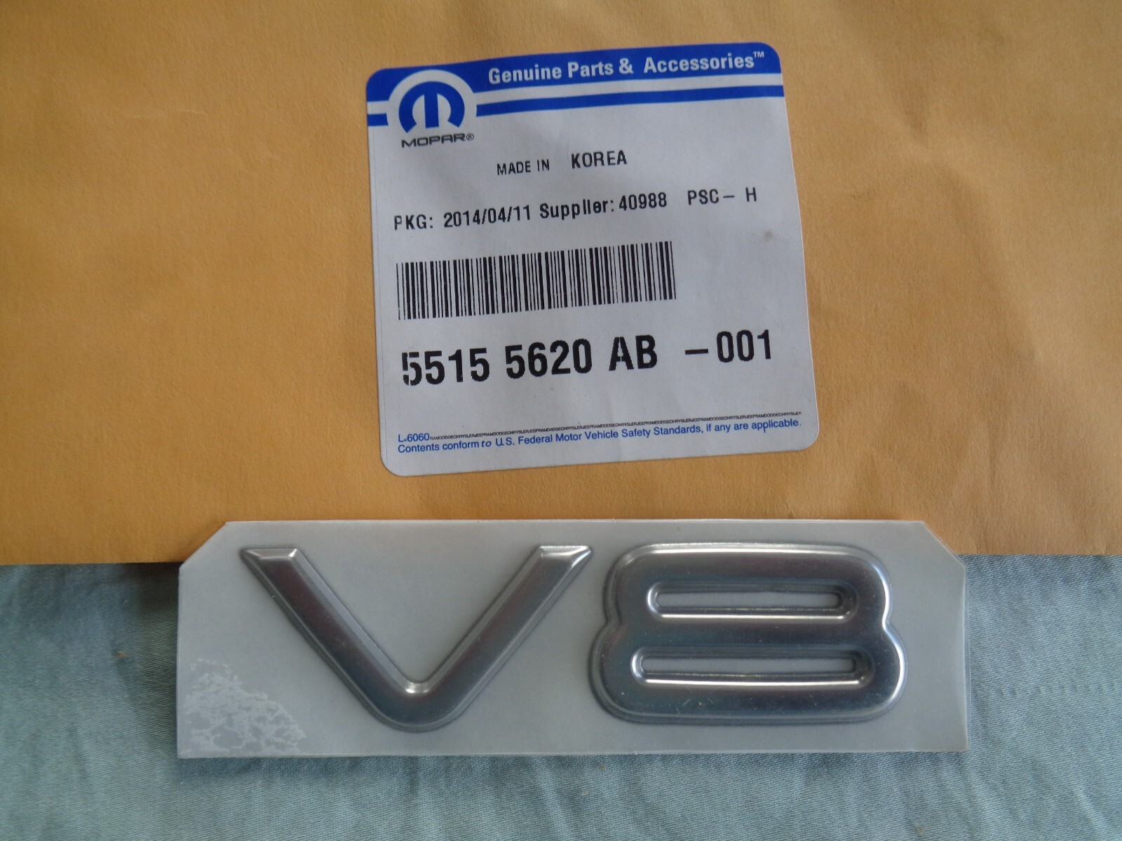 2001 2002 2003 2004 JEEP GRAND CHEROKEE "V8" DECAL EMBLEM MOPAR 55155620AB