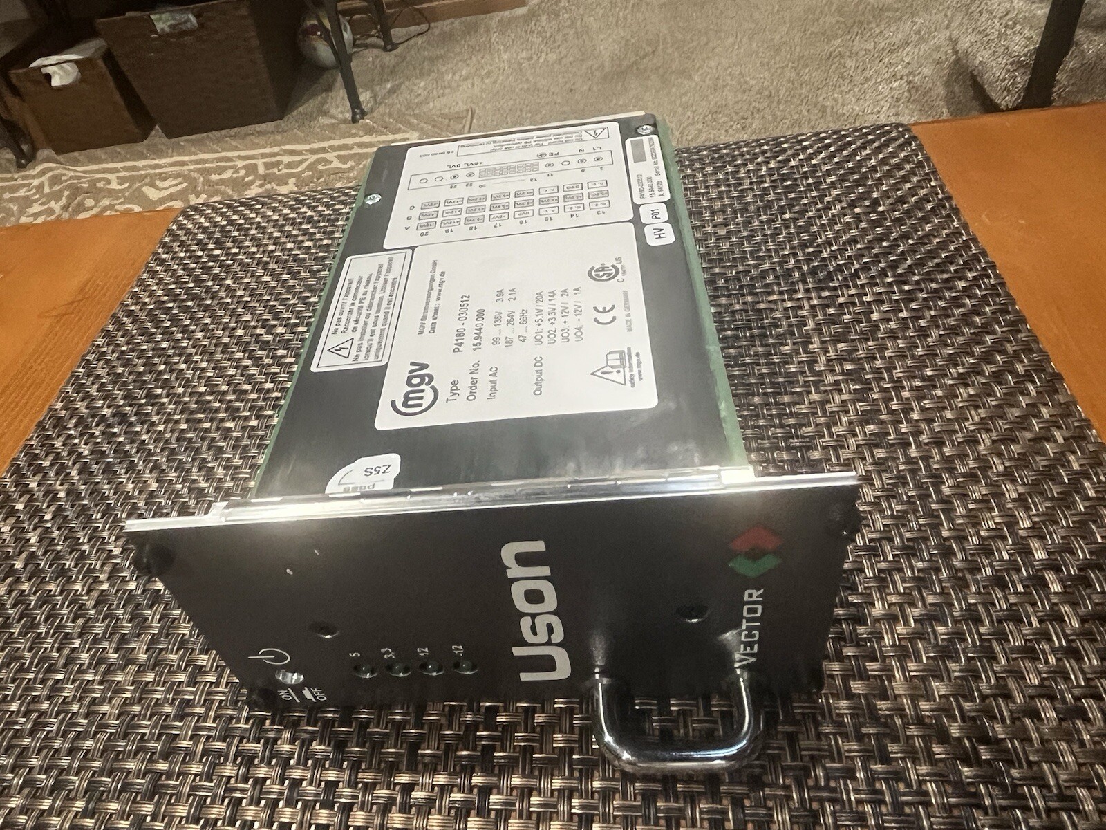 🇺🇸USON VECTOR, 51999 Mount Rack w/ Power Supply