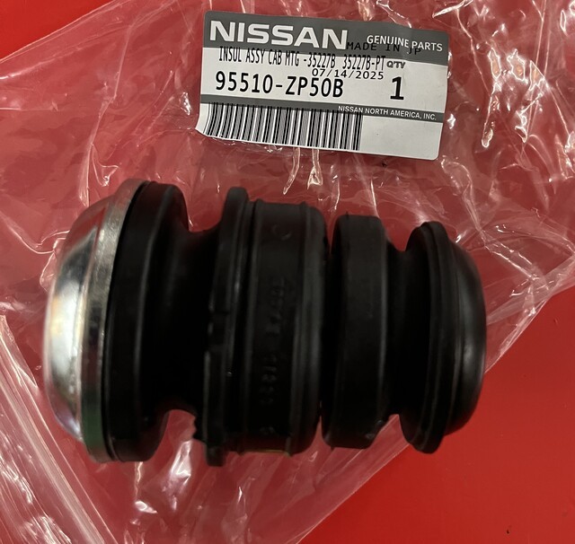 Genuine Nissan Body Mount Cushion 95510-ZP50B