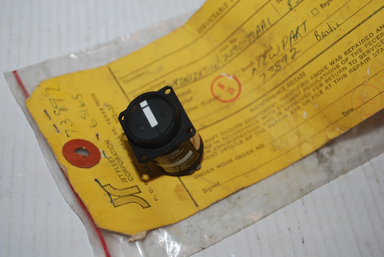 # 2290-79AA1- AIRCRAFT RUDDER SYNCRONIZATION INDICATOR- Bendix Corp.- NOS