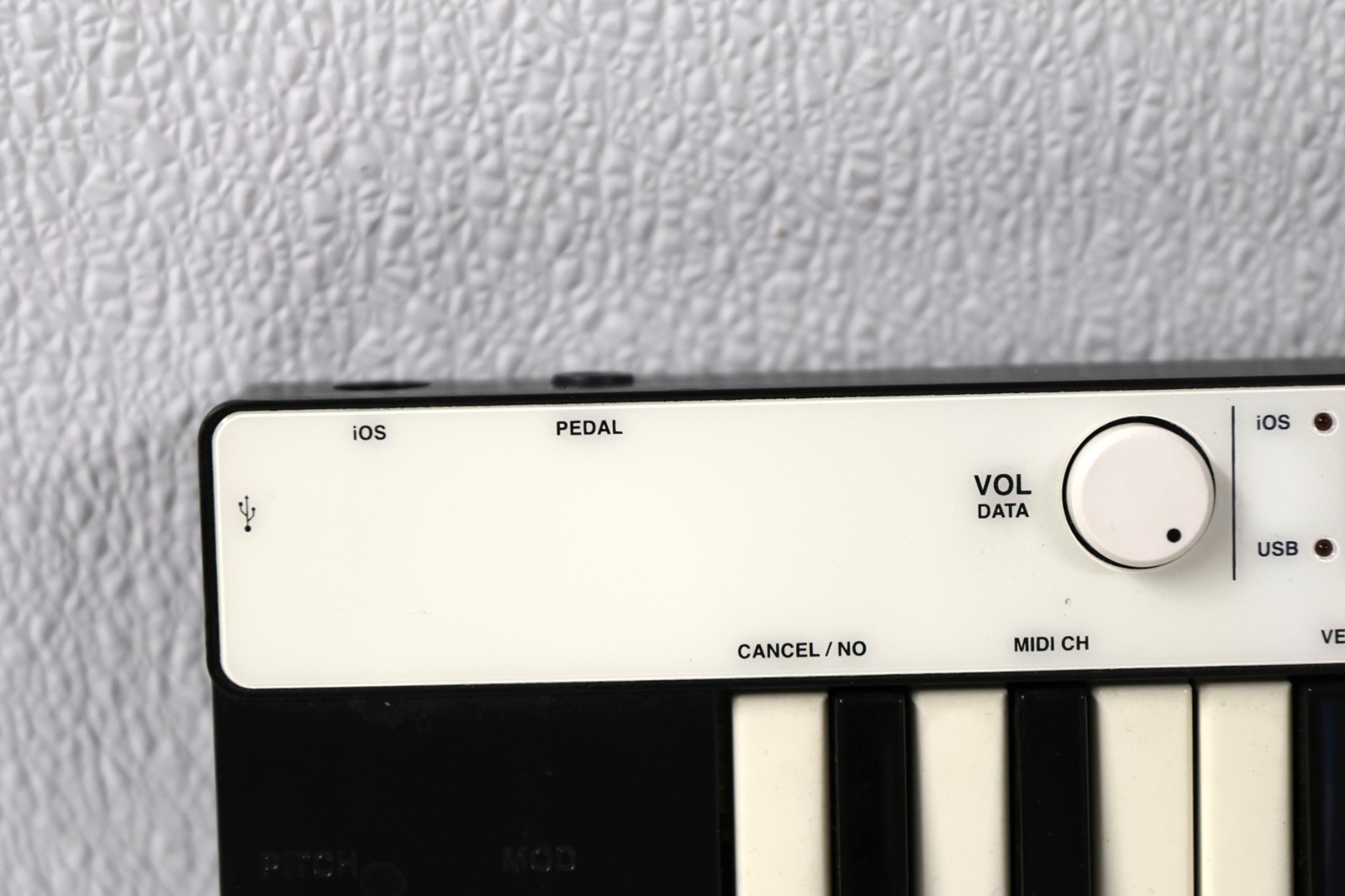 IK Multimedia iRig Keys 37-Key Mobile MIDI Keyboard Controller - Untested