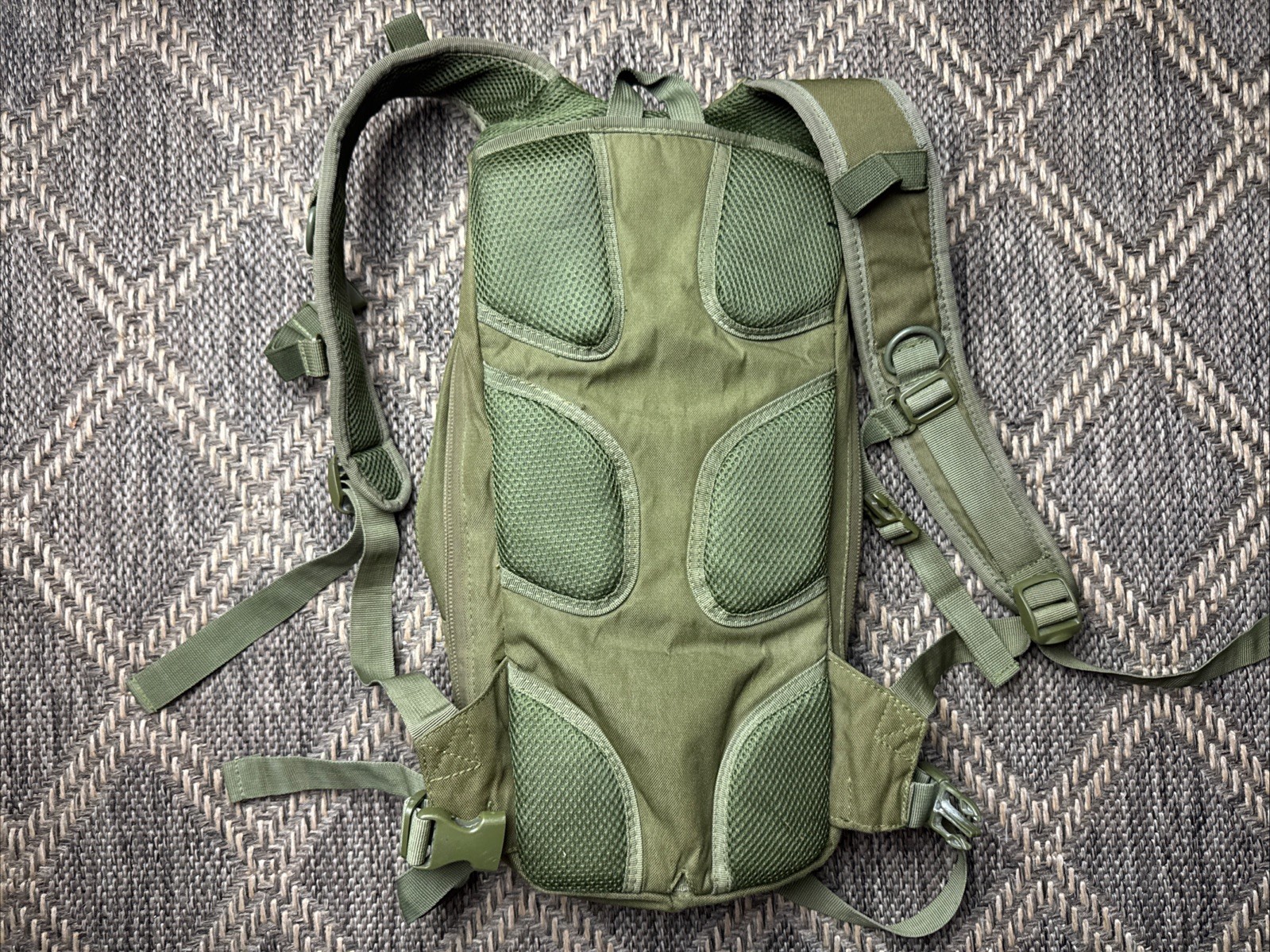 Condor 124 Discrete 2.5L Combat Nylon Hydration Backpack (no Bladder)