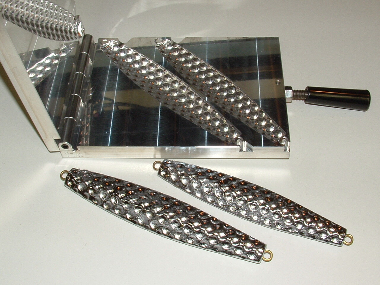 Saltwater D Jig-3 Bumpy mold 18, 22oz CNC Aluminum Diamond