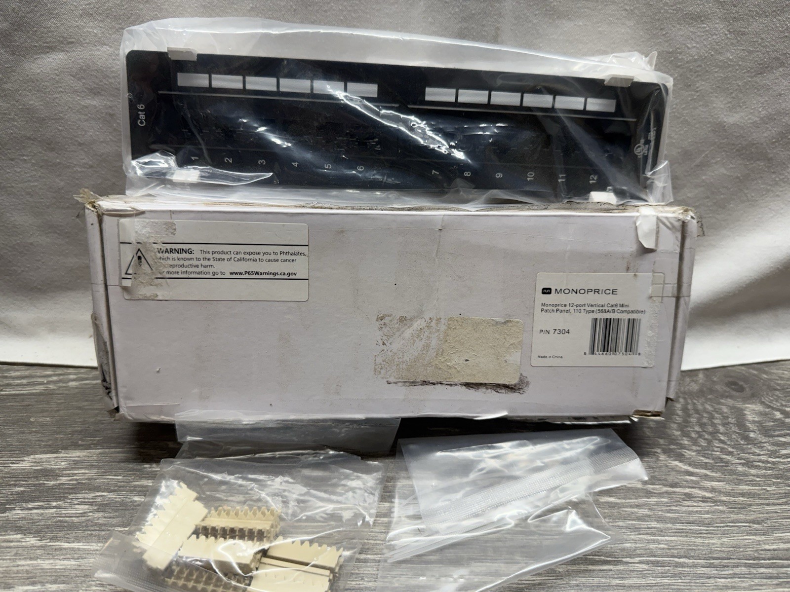 Monoprice 12-port Vertical Cat6 Mini Patch Panel, 110 Type (568A/B Compatible)