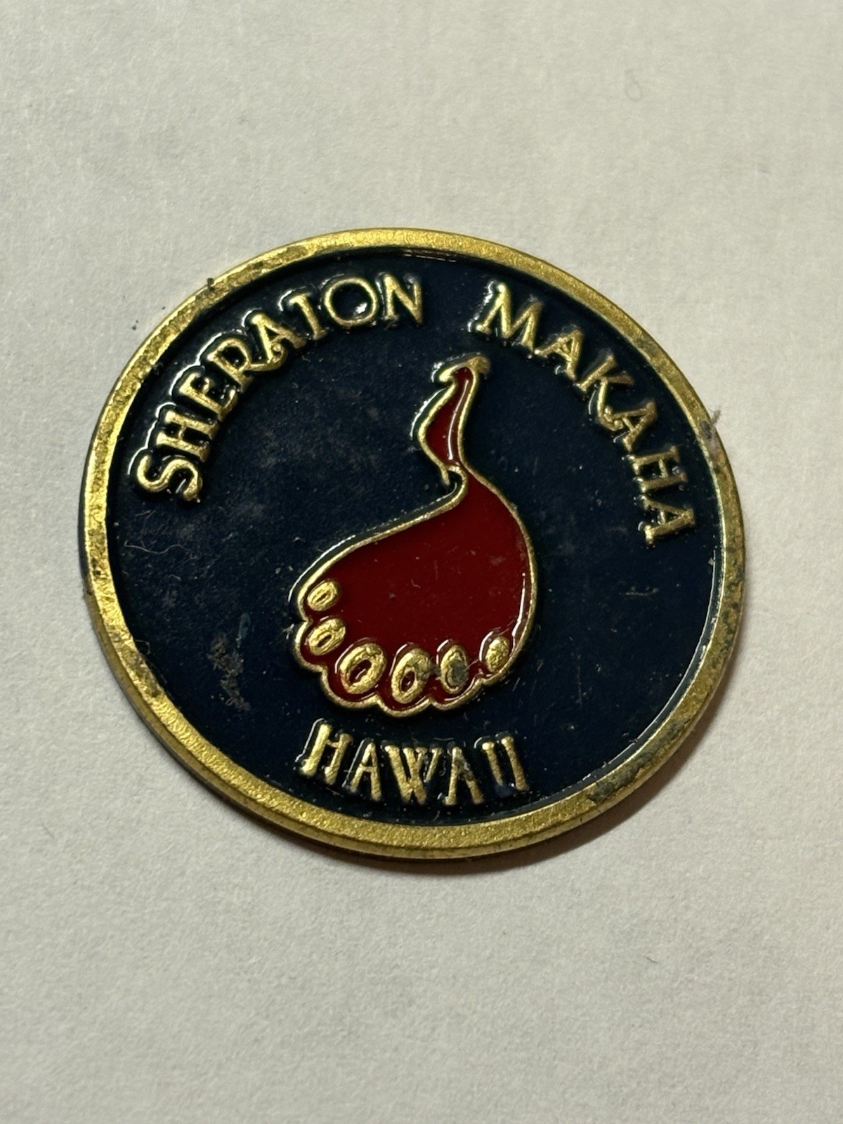 Sheraton Makaha Resort 1" Coin Style Golf Marker - Waianae, Oahu, HI - A Beauty!