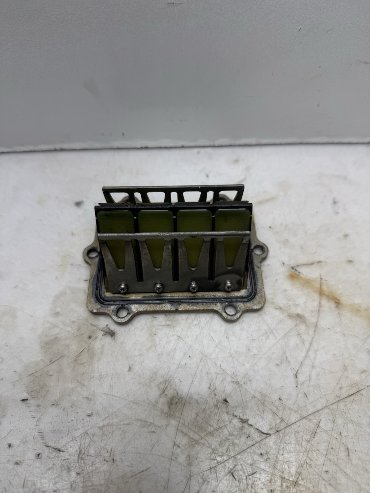 1996-2007 SKS XC SP 600 XLT 700 RMK 800 Polaris OEM Intake Reed Cage Block