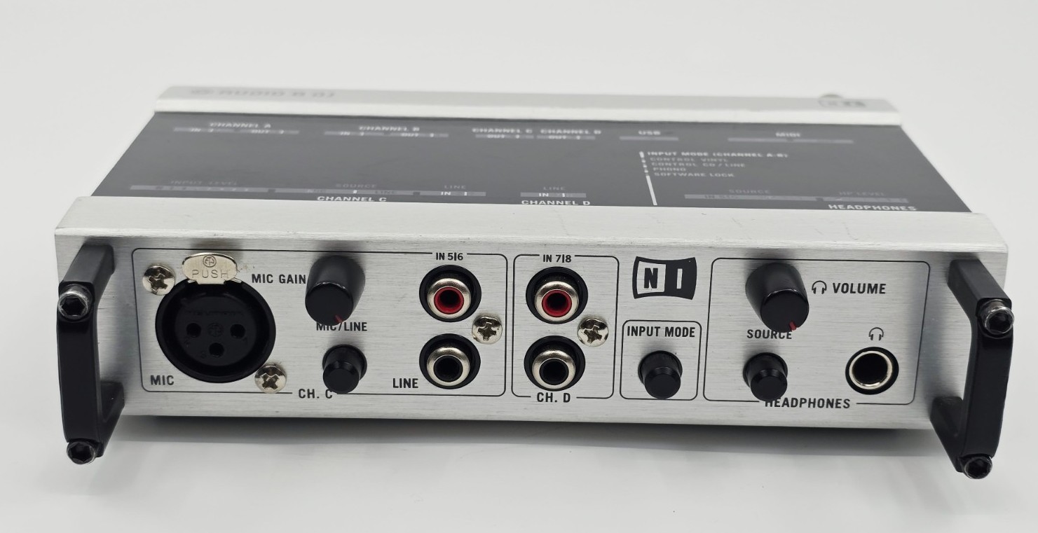 Native Instruments Audio 8 DJ Black Silver 24-Bit High-End Audio Interface