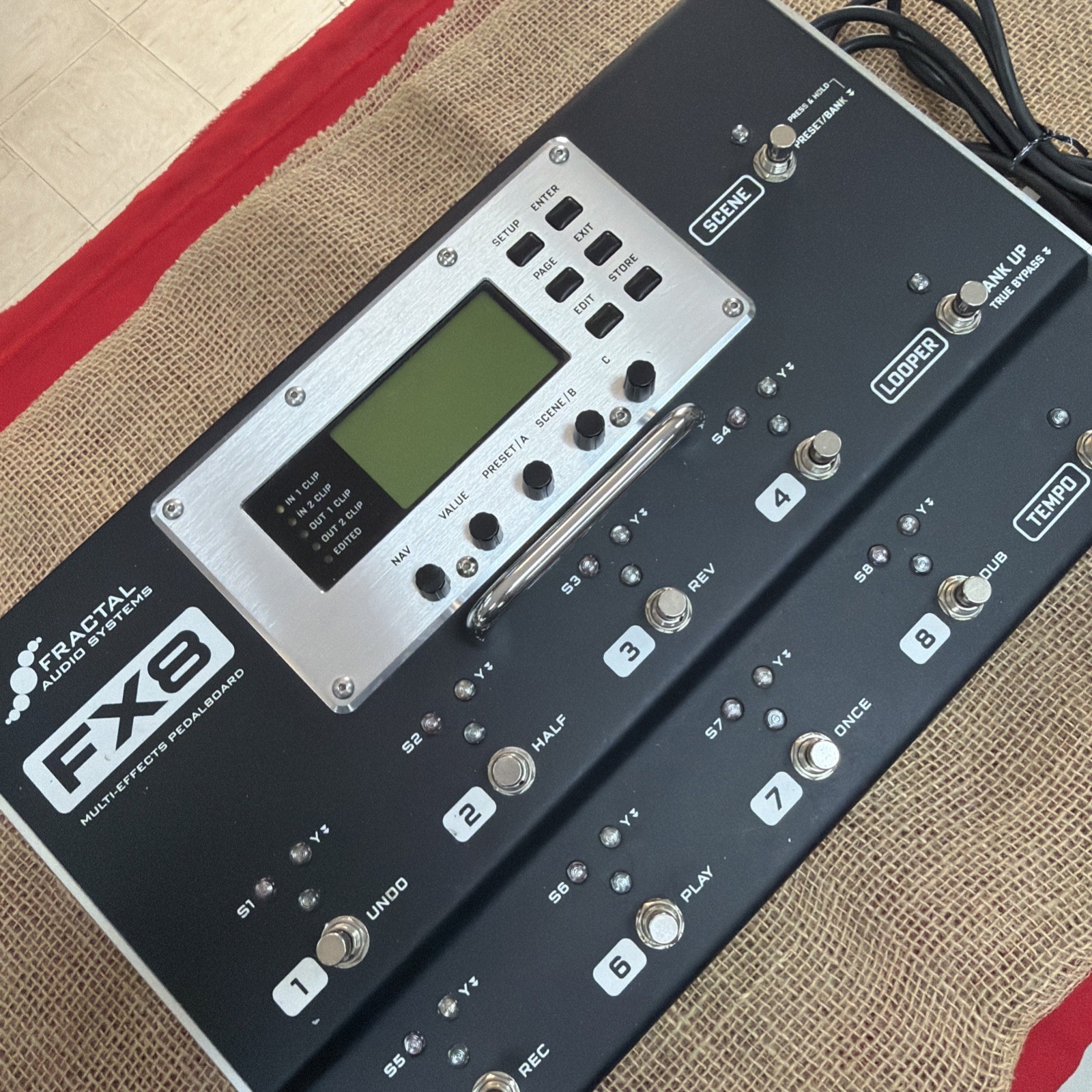 Fractal Audio Systems FX-8 Multi-Effects Pedalboard Processor for Guitarists