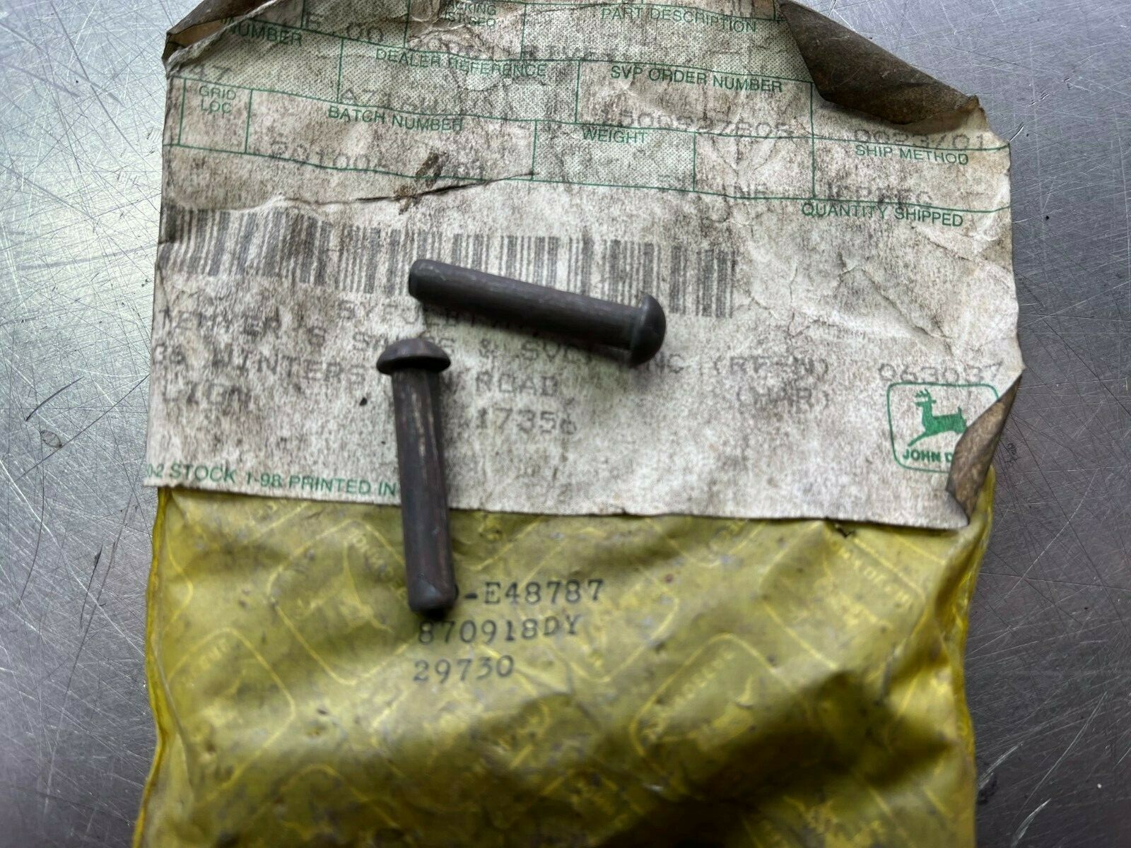 E48787   GENUINE OEM  John Deere  RIVET    QTY of 5 Rivets