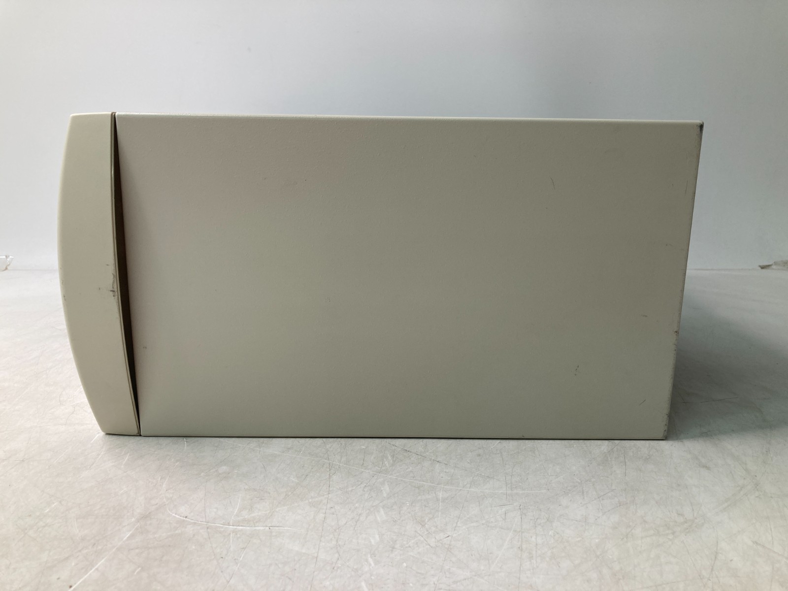 Vintage Beige Computer Case w/ 100W Power Supply, Lite-On CD-ROM, Floppy Drive