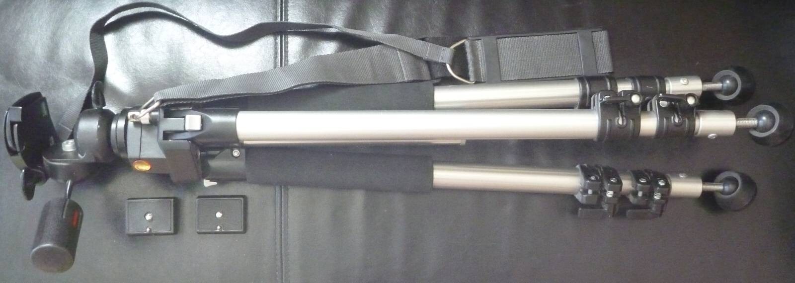 Walimex tripod WAL-666 Semi-Pro+Panhead FT-008. Working properly. Made in Japan.