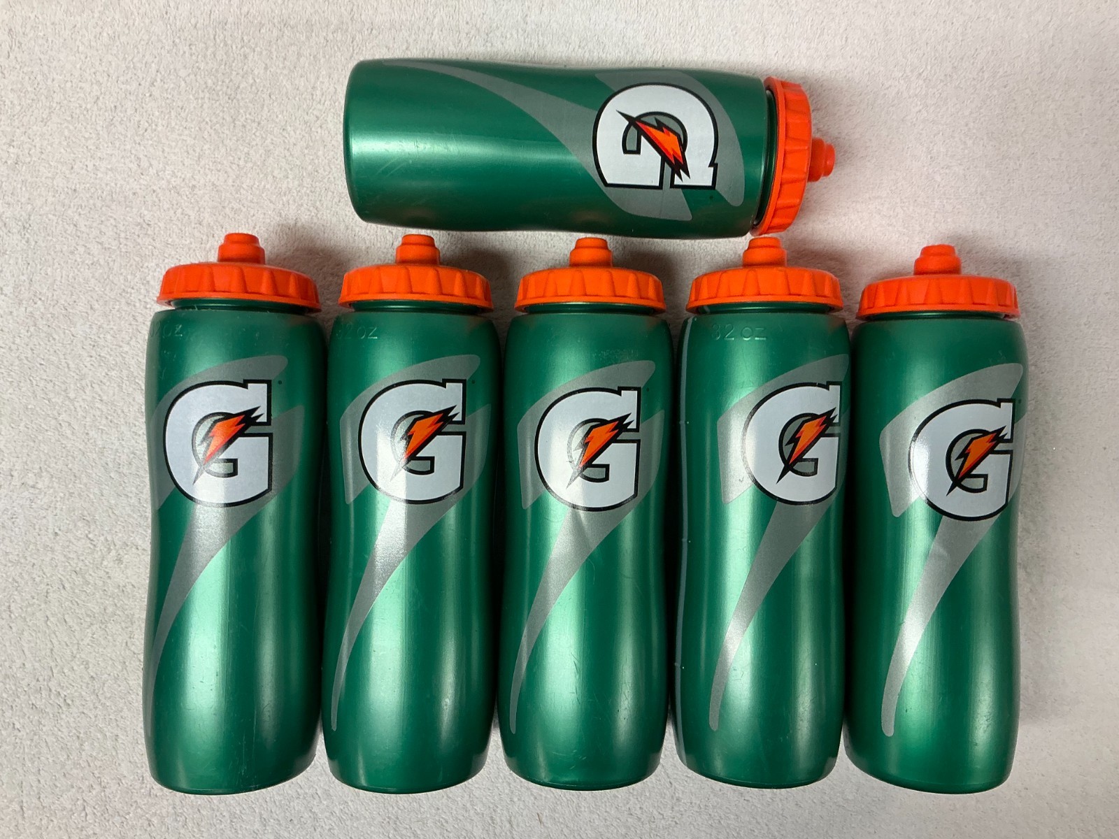 6 Gatorade  Contour Squeeze  Sports Water bottles 1-28 oz., 5-32oz