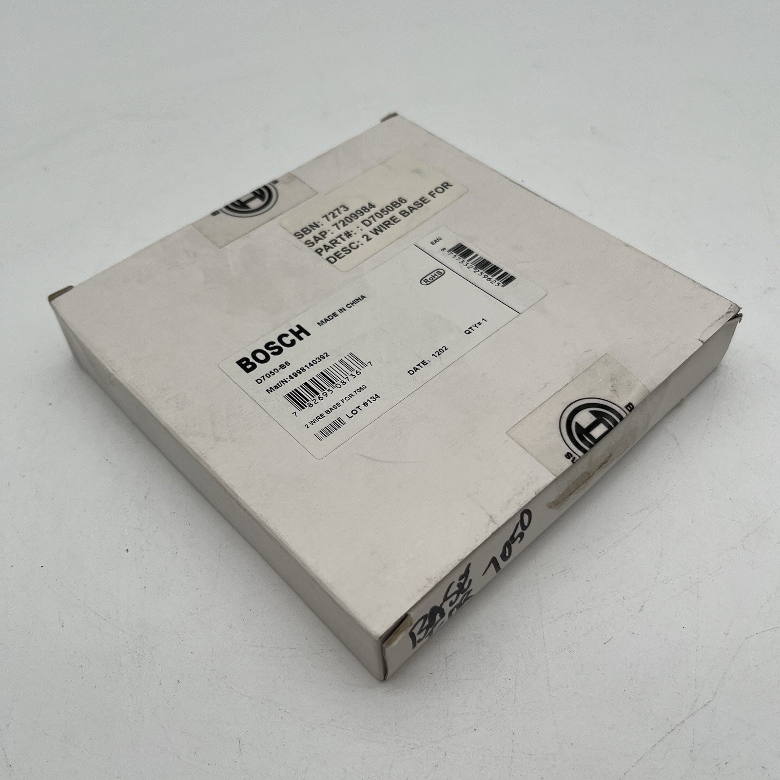 NEW!! Bosch 2-Wire Detector Base For 7050 Genuine OEM Replacement - D7050-B6