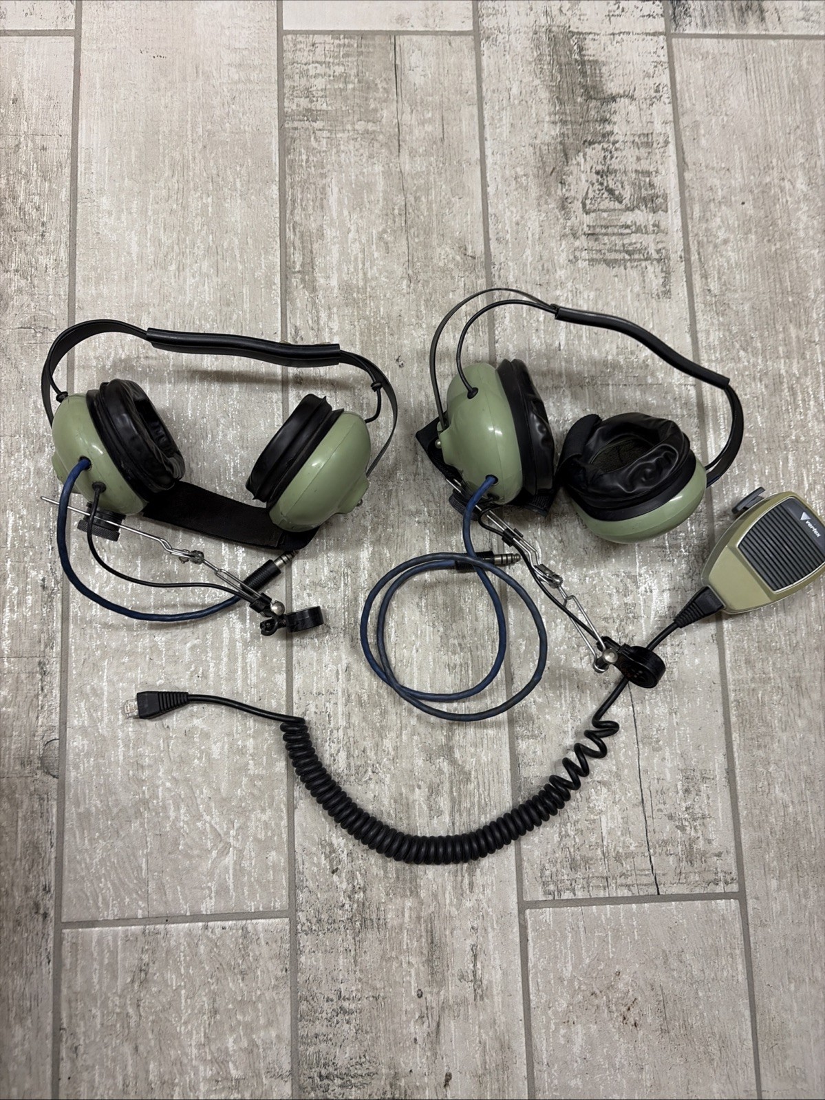 VINTAGE DAVID CLARK PILOT HEADSET AVIATION HEADPHONES 16069G-13