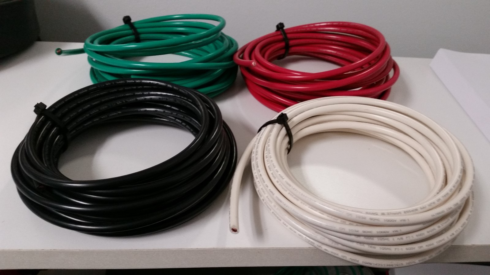 8 AWG GAUGE WIRE WHITE GREEN RED & BLACK  PRIMARY STRANDED COPPER POWER 5' EACH