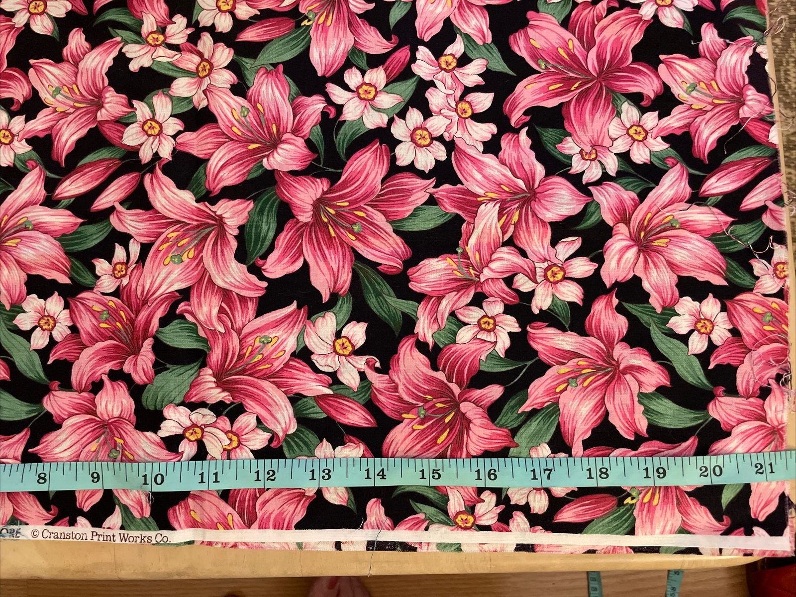 1 p Quilt Red Pink Lilies Flowers Green Leave Black  Cotton Craft  21”x10”
