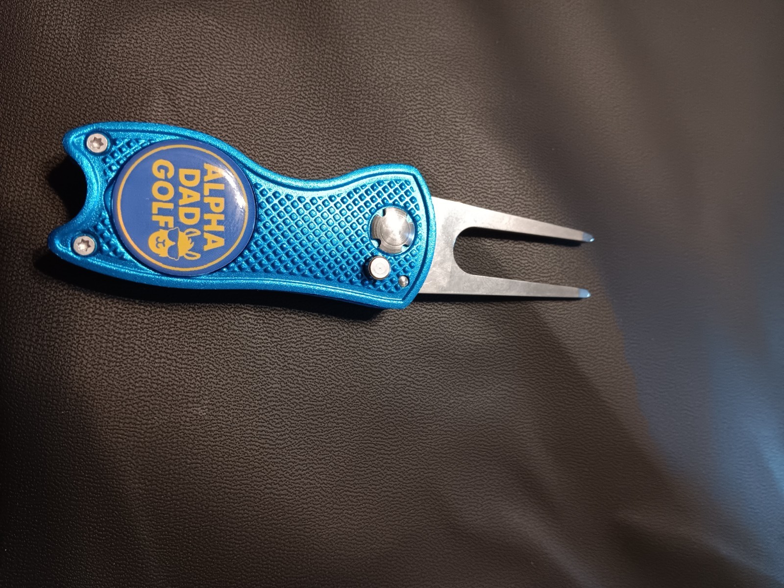 Blue Switchblade Divot Tool - Magnetic ballmarker included