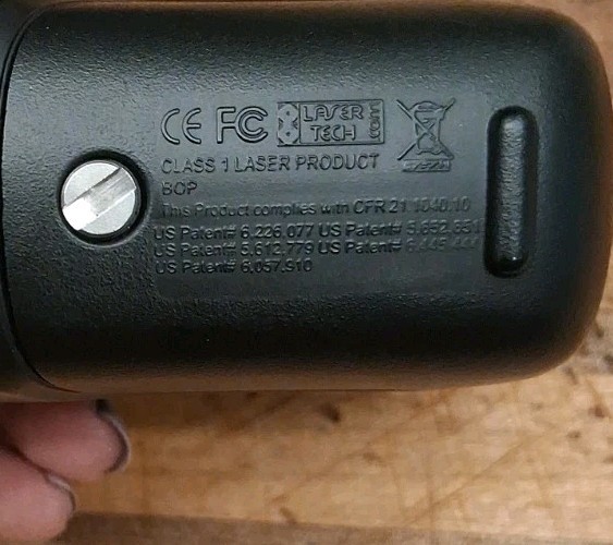 Simmons LRF 600 Rangefinder Golf Laser range Finder with Case