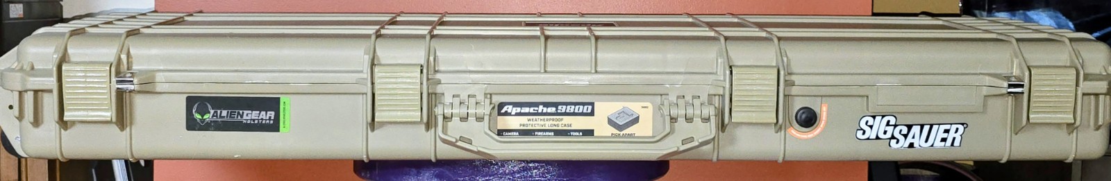 APACHE 9800 Weatherproof Protective Roller Case, Long, Tan☆