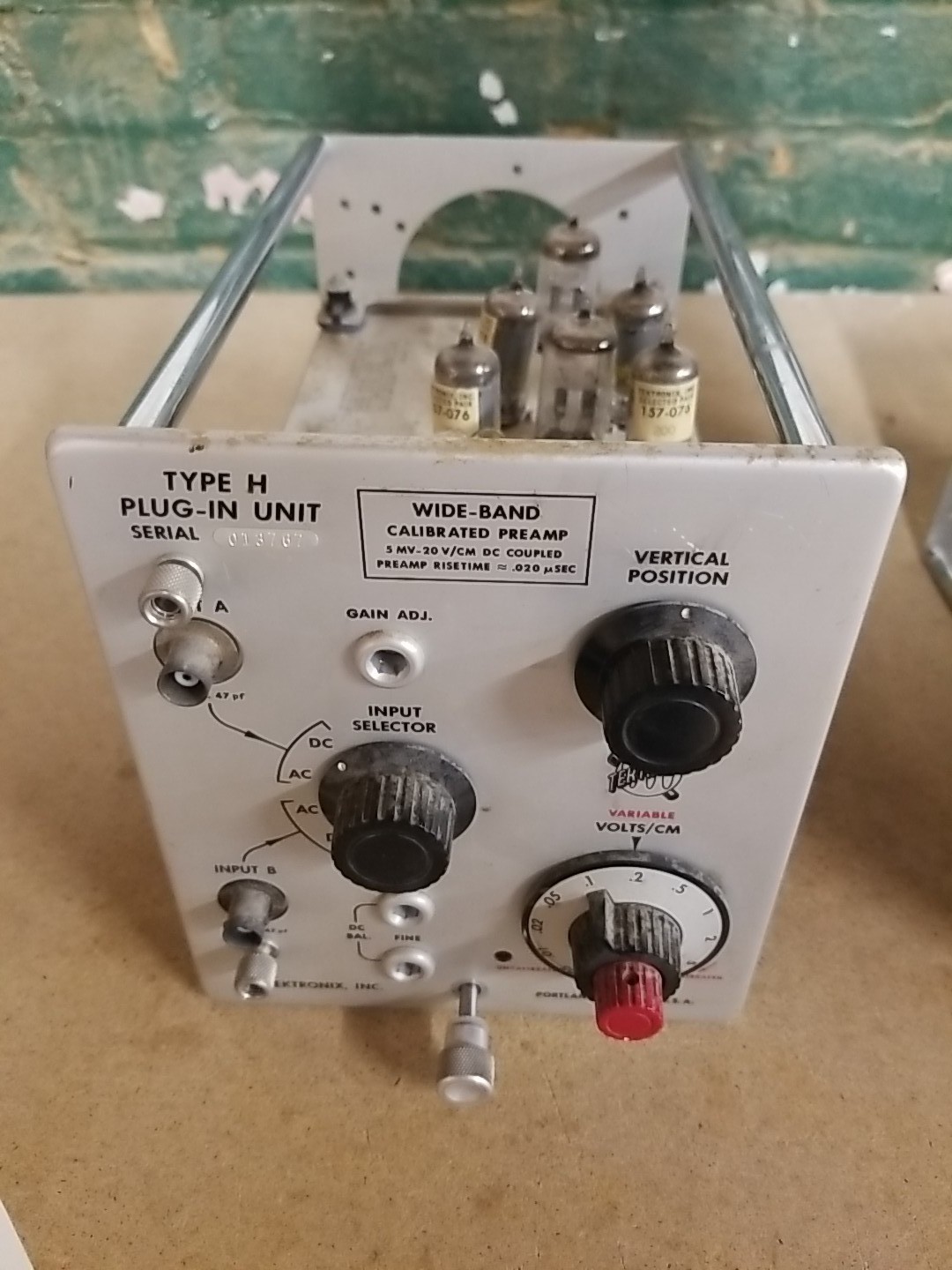 Tektronix Type H Plug In Unit for Oscilloscope w Vacuum Tubes - Untested