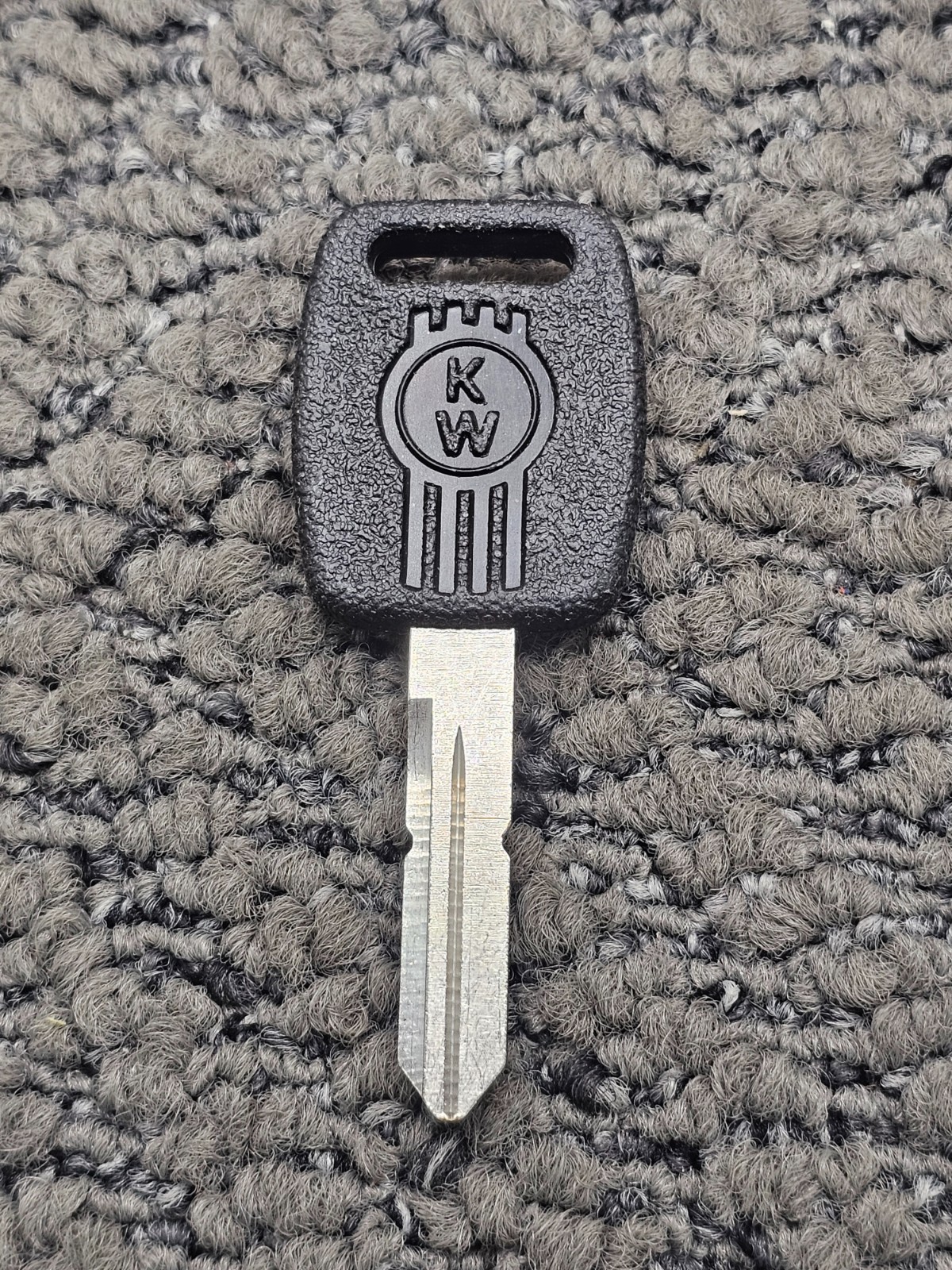 (QTY 2) Kenworth Molded Blank Key KW Logo Black Handle
